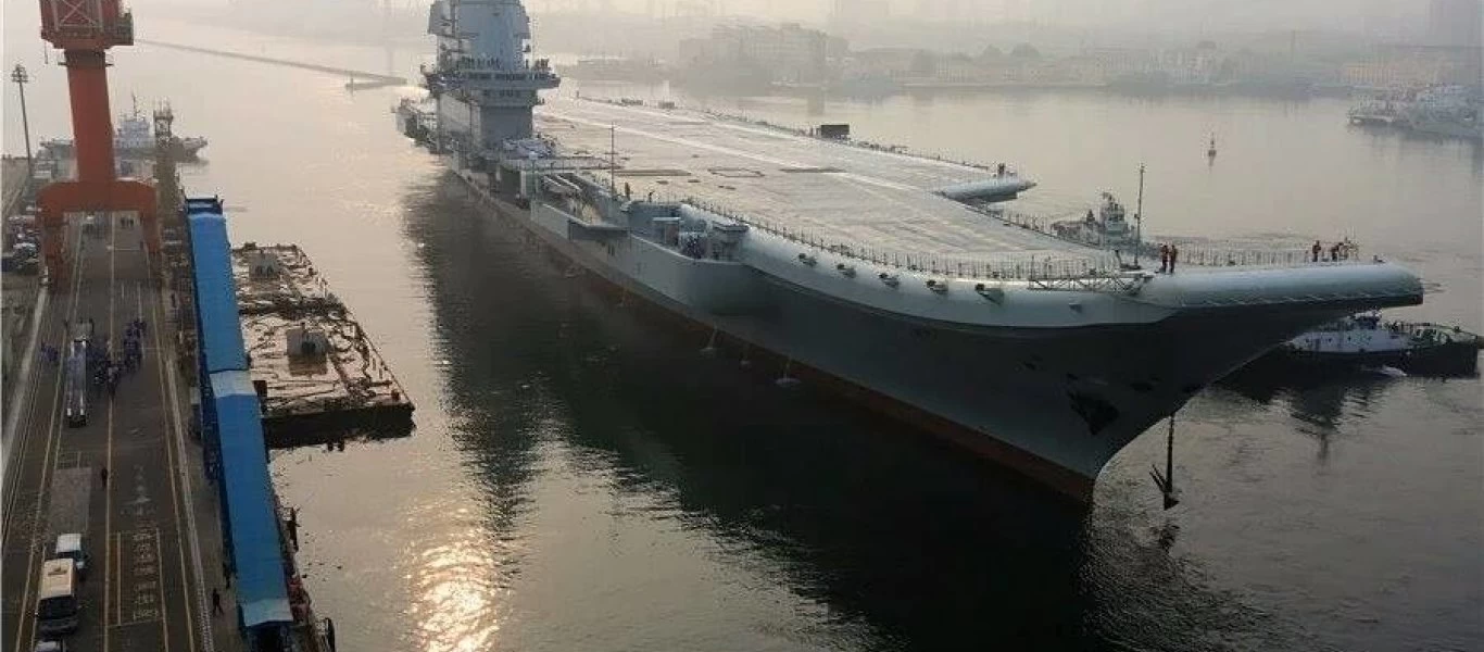 Το νέο κινεζικό αεροπλανοφόρο έπλευσε στη νότια Σινική θάλασσα (βίντεο-φώτο)